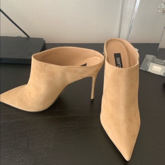 New with tags, Sergio Rossi suede heels - Picture 1 of 7